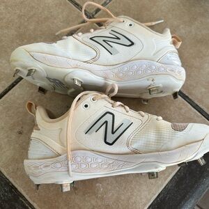 New Balance Cream and White Athletic Shoes with Lace-Up Closure